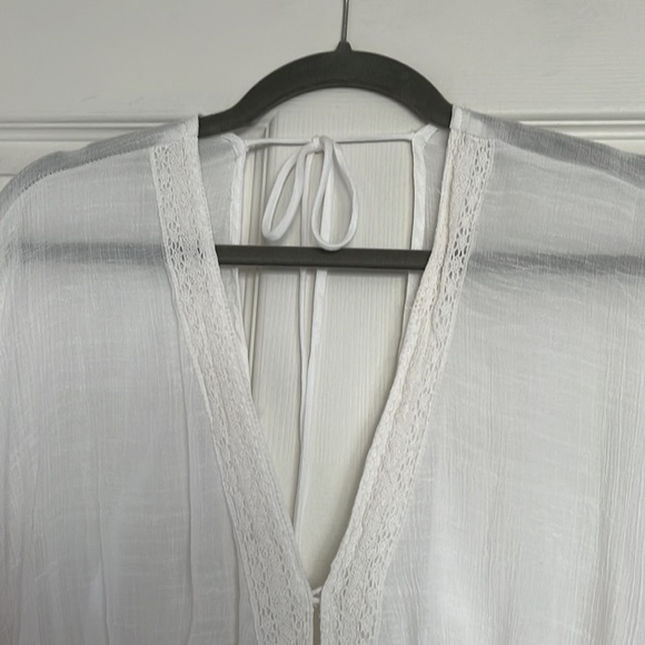 EUC: LULU’S Breezy Behavior White Dolman Top - Picture 6 of 15